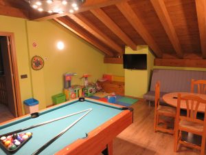 Casa rural con sala de juegos para niños en Lekunberri
