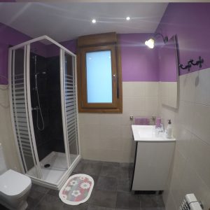 Baño Ireber - Casa Rural Iturburu situada en Lekunberri